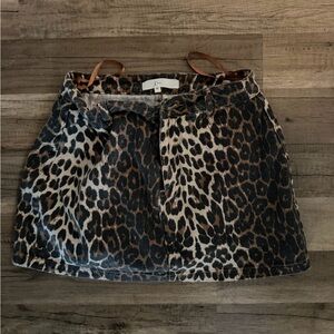 Chic Leopard Print Mini Skirt